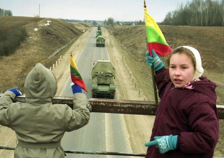 rusu-kariai-palieka-lietuva-78943407.jpg